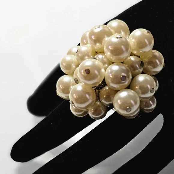 Faux Pearl Ring - Picture 2 of 7